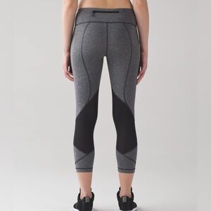 LULULEMON Pace Rival Crop , size 6. Black/grey.